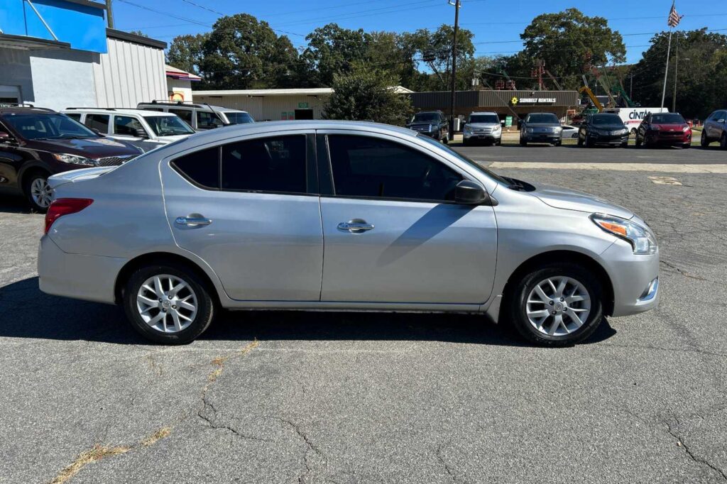2019 Nissan Versa