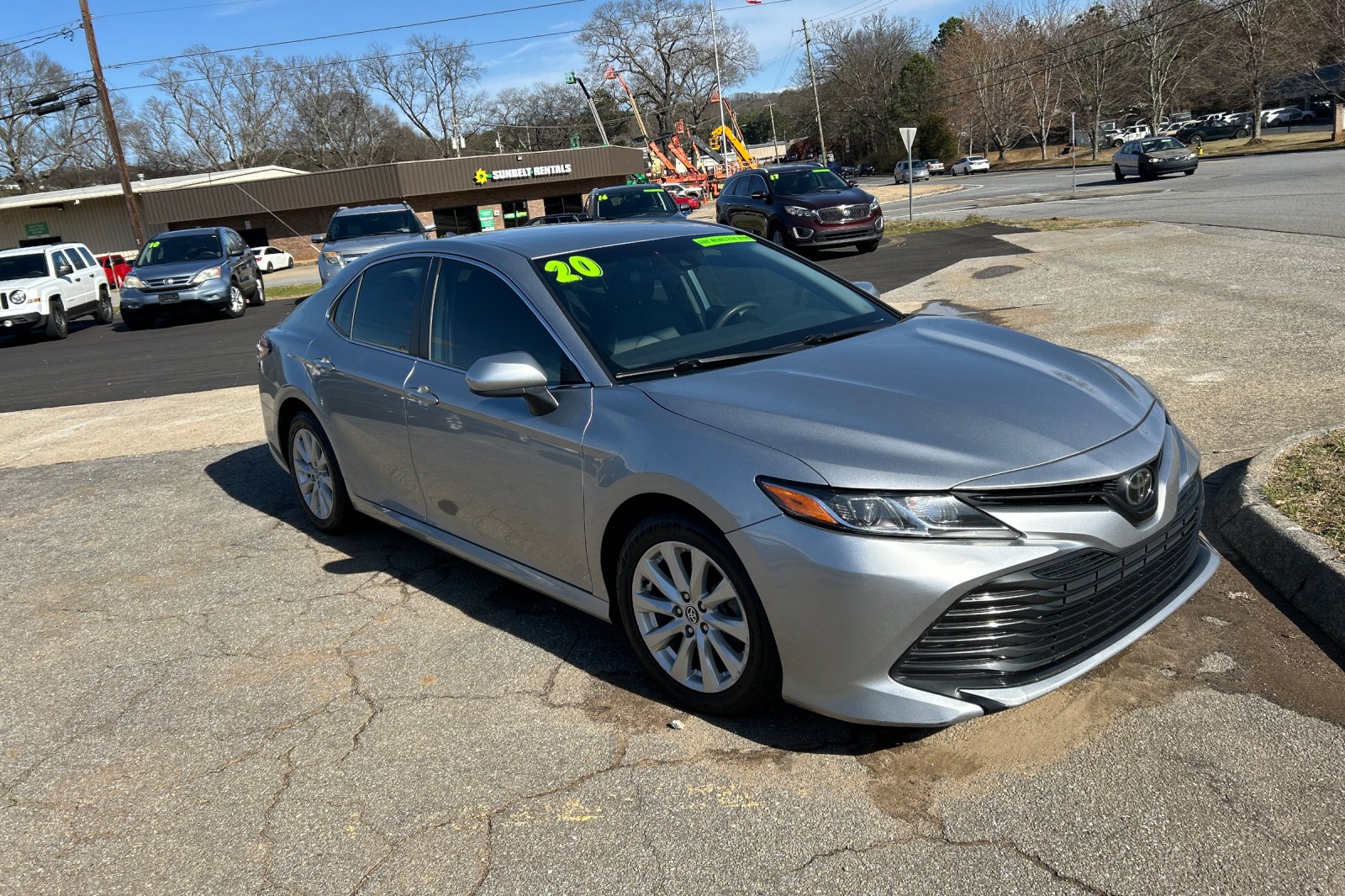 2020 Toyota Camry LE's photo