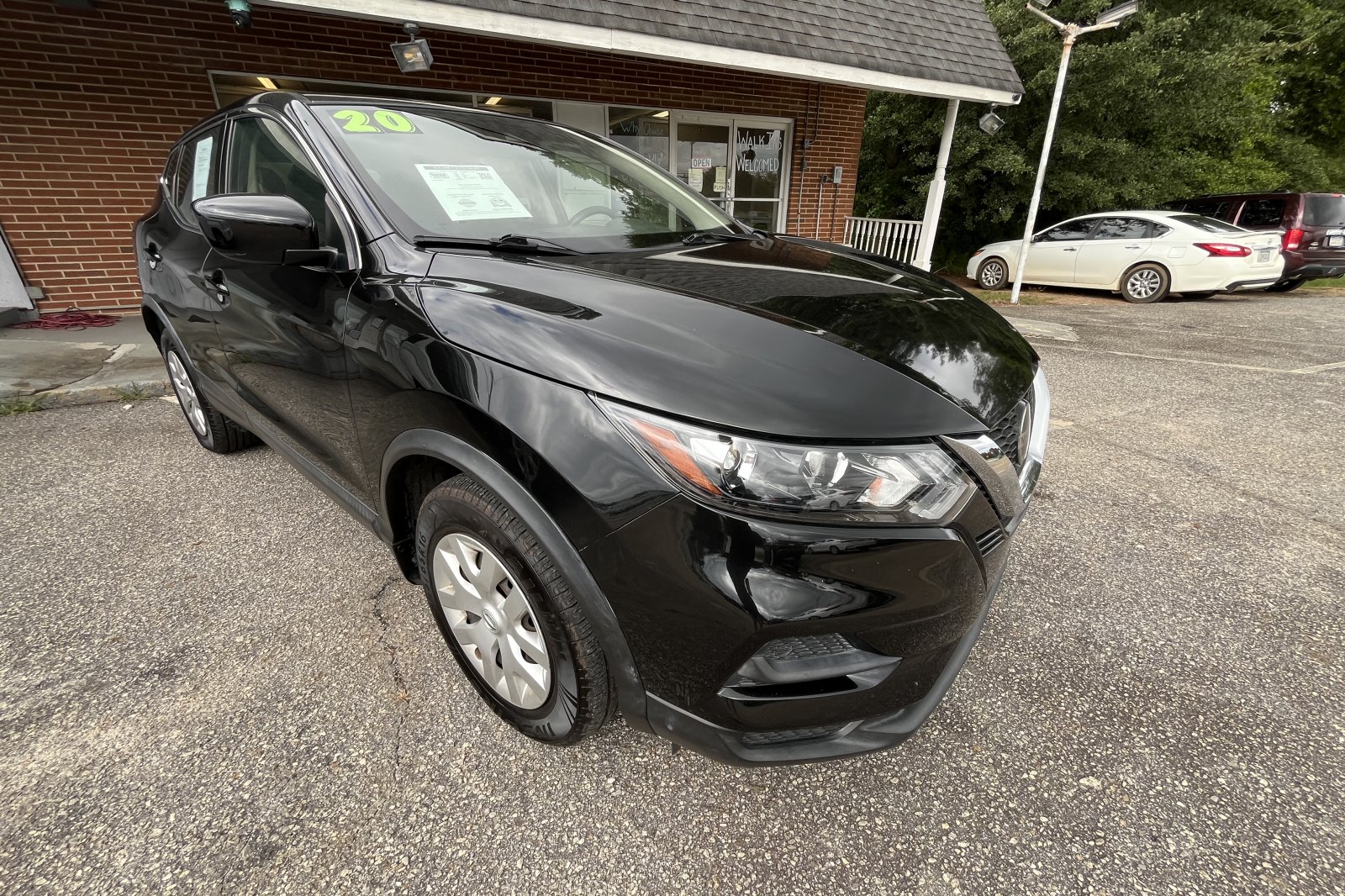 2020 Nissan Rogue Sport S's photo