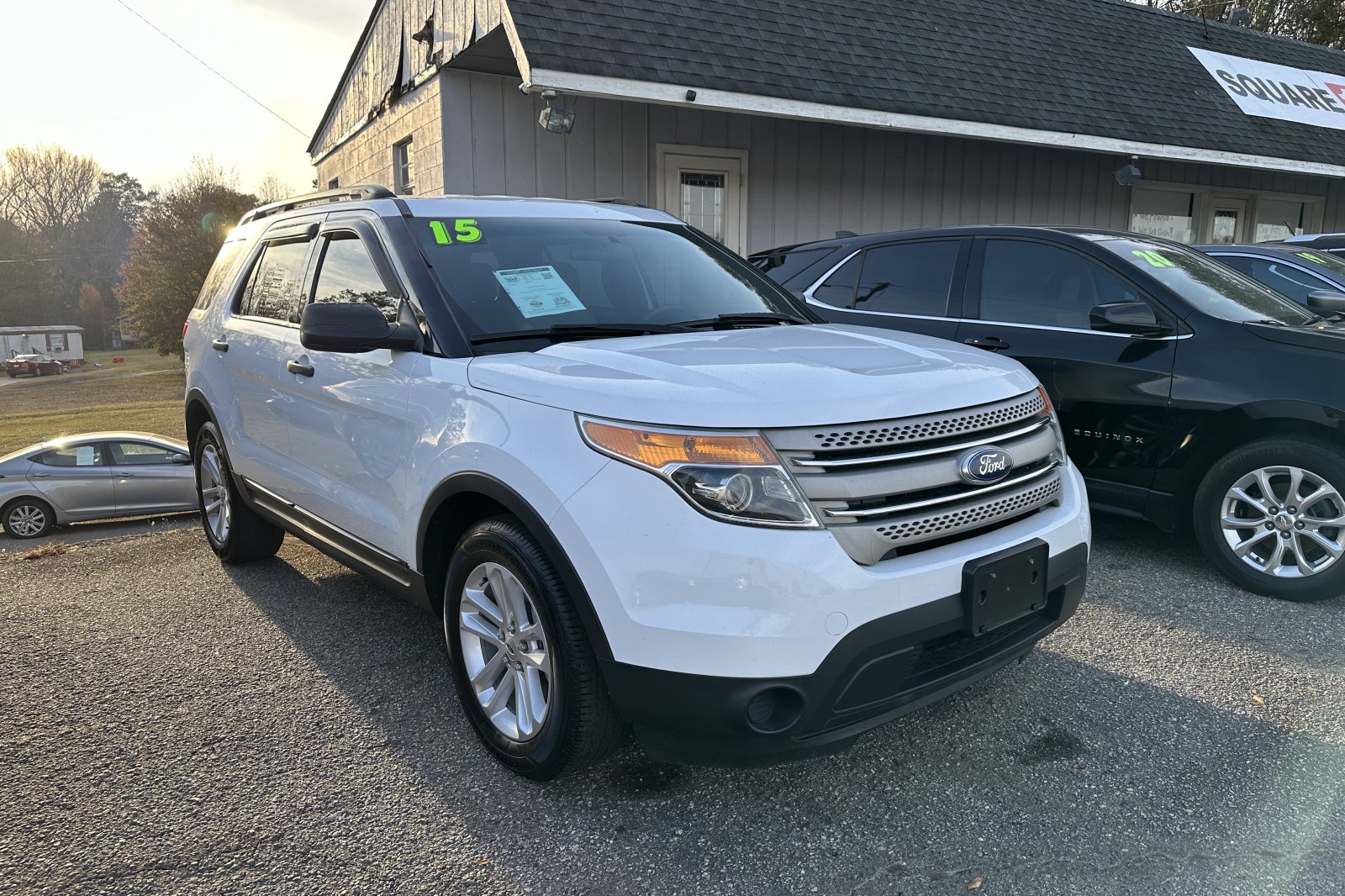 2015 Ford Explorer Base's photo