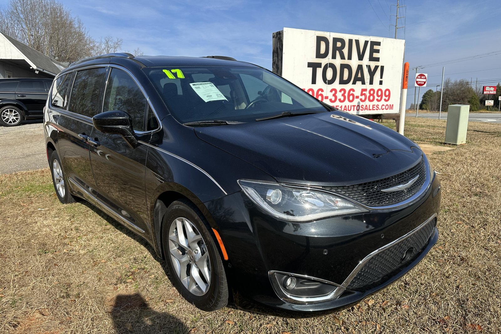 2017 Chrysler Pacifica Touring-L Plus's photo
