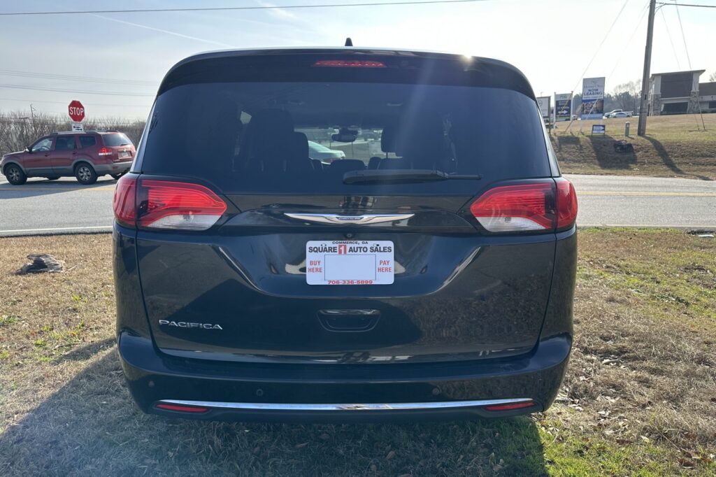 2017 CHRYSLER PACIFICA TOURING L P