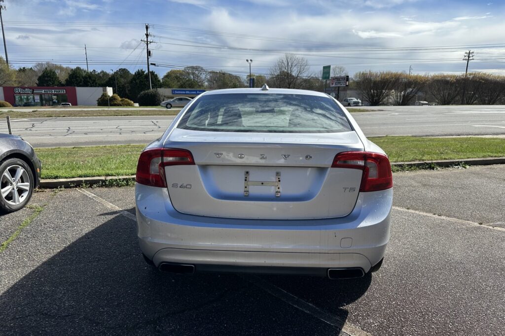 2014 VOLVO S60