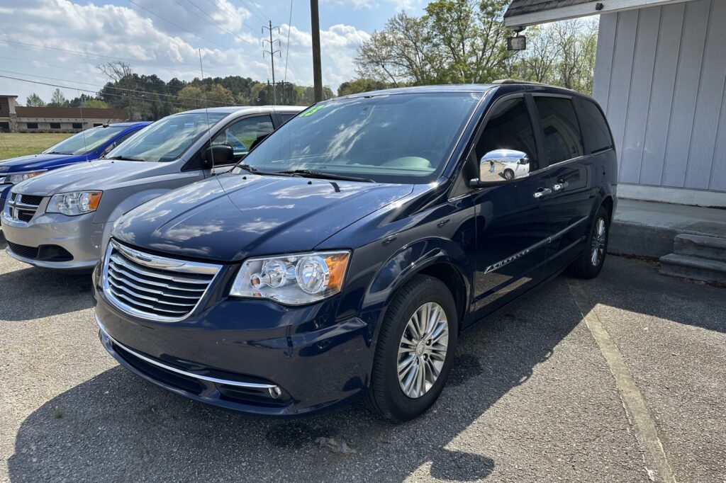 2013 CHRYSLER TOWN & COU