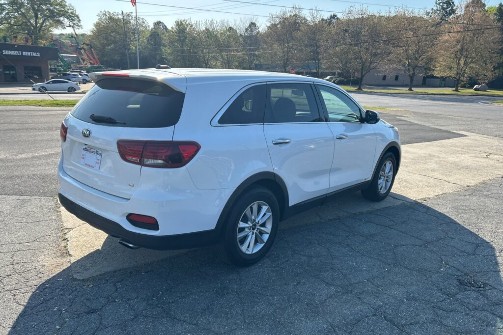 2019 KIA SORENTO LX; L L