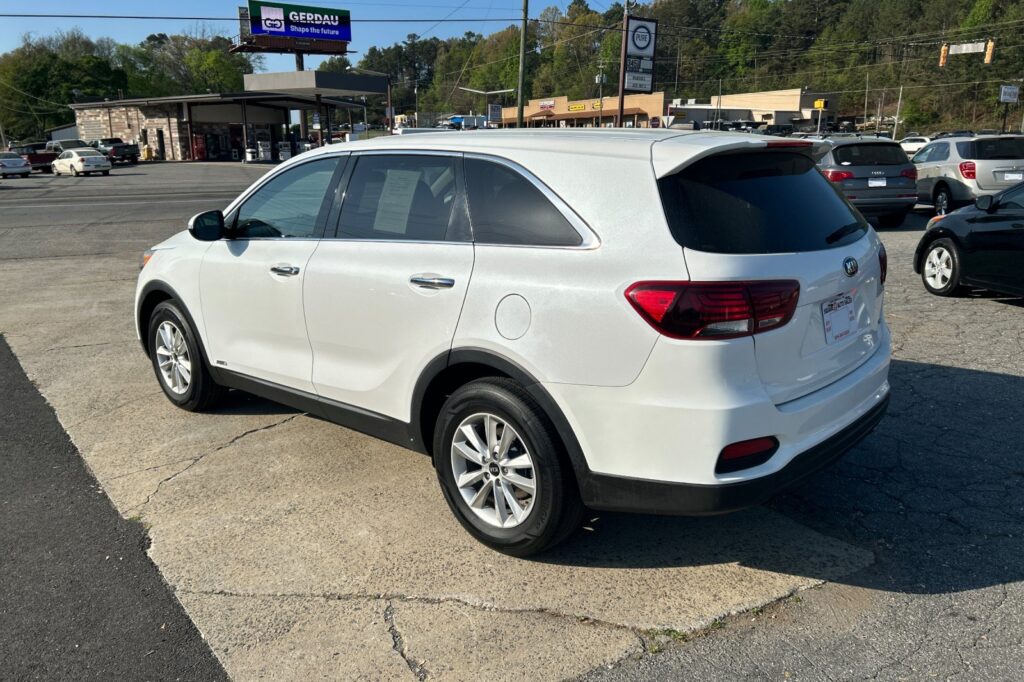 2019 KIA SORENTO LX; L L