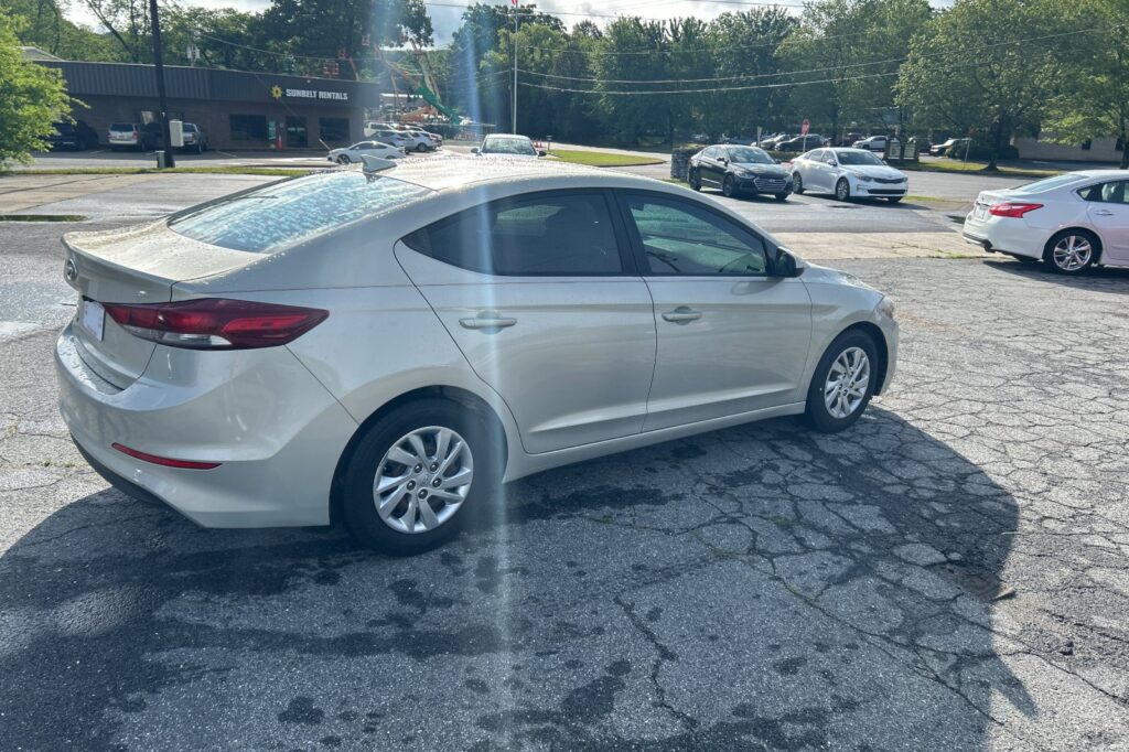 2017 HYUNDAI ELANTRA