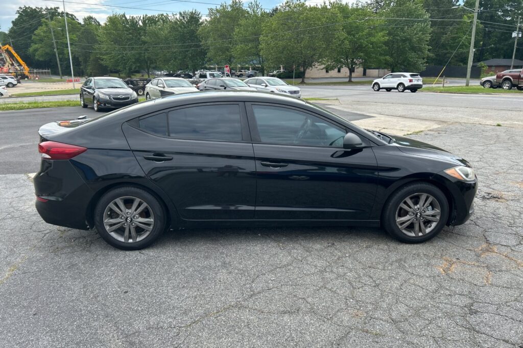 2017 HYUNDAI ELANTRA