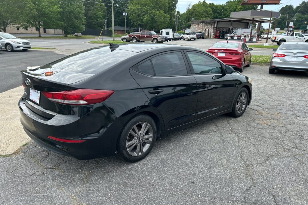 2017 HYUNDAI ELANTRA