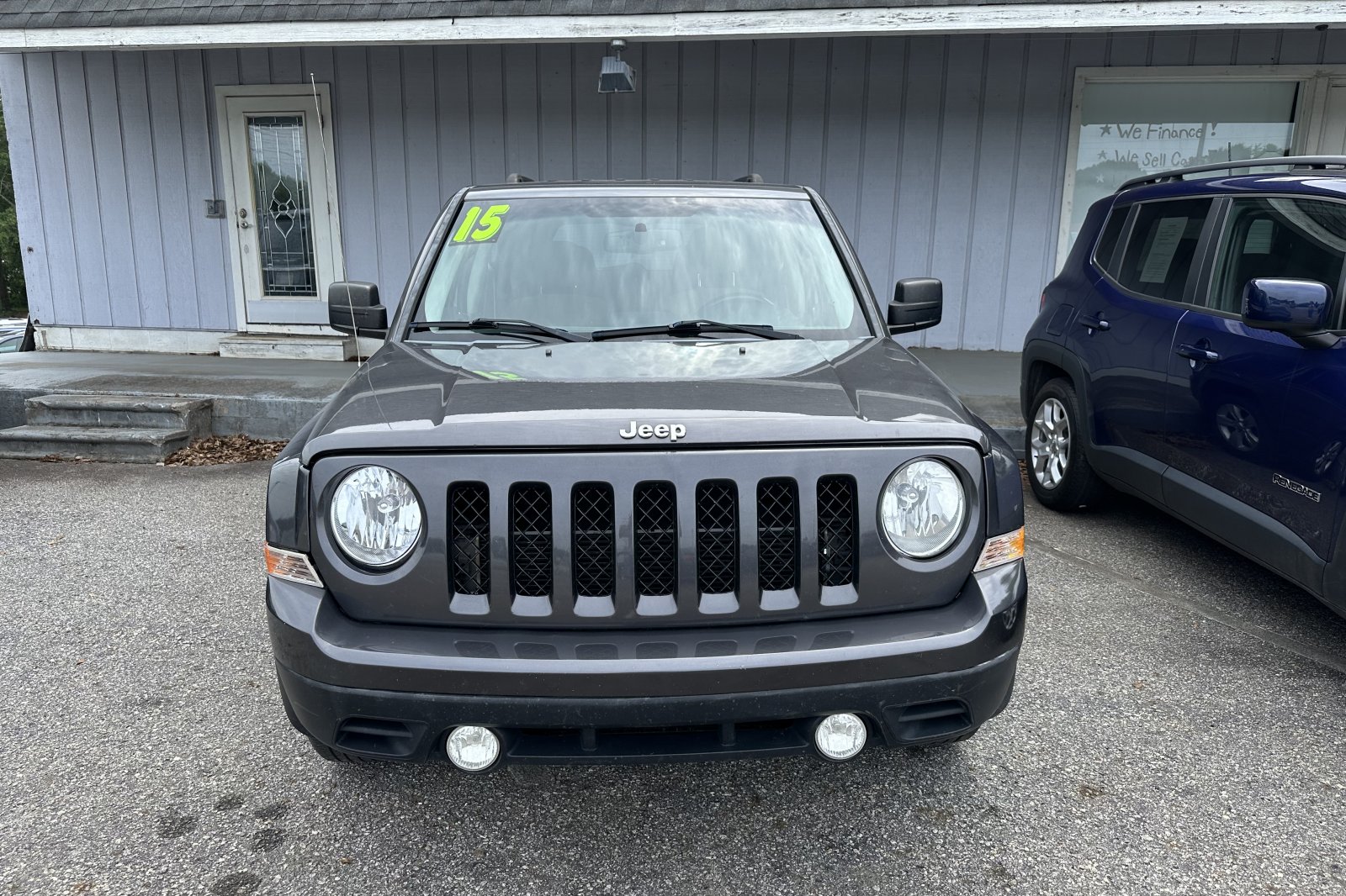 Vehicle Image 2